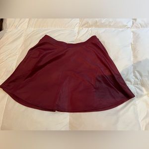 Burgundy shimmery skirt - size M
